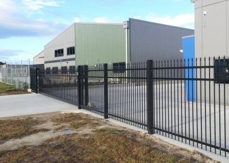 Quality Powder Coated Black Wrought Iron Fencing 5 Feet High Spear for sale