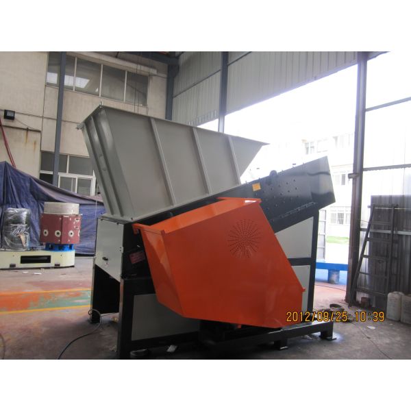 CE Plastic Lumps Shredder , Single Shaft Shredder Rotating Length 1600mm