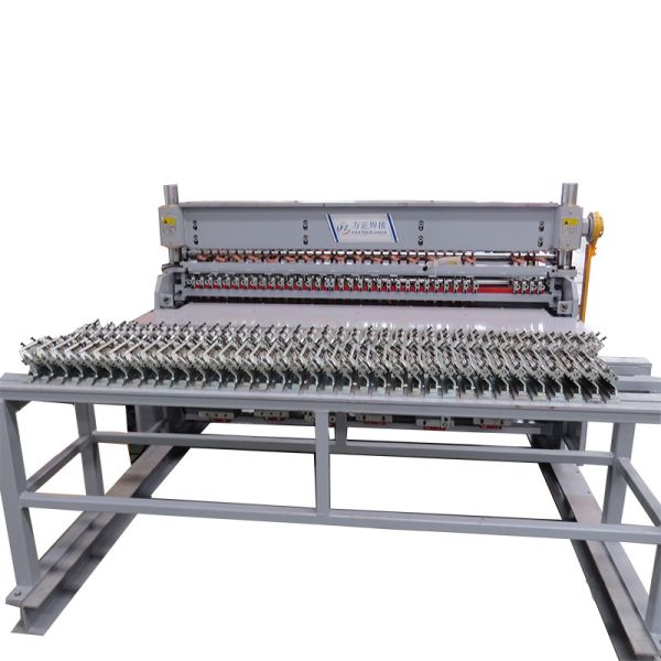 Quality Full Auto 25x25mm Poultry Mesh Making Machine Mechanical Push Down for sale