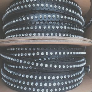 Self-piercing rivet for plates joint