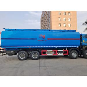 Buy cheap High Efficiency Oil Tank Truck 8X4 LHD Euro2 371HP from wholesalers