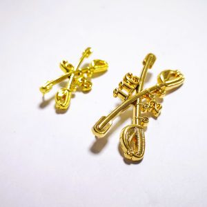 Gold Zinc Alloy 3D Custom Metal Pin Badges With 2 Posts Rubber Clutches