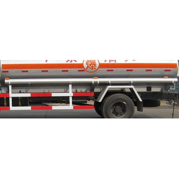 Quality CCC Fuel Truck Diesel Engine Overall Dimension 5995×2050×2480mm for sale