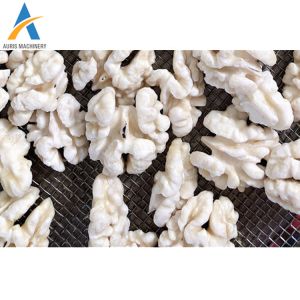 Electric Soybean Peeling Machine 200kg/H Wet Peanut Saparating Machine