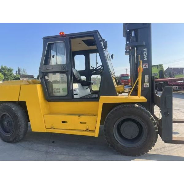 Buy cheap Used TCM 10T Forklift Original ISUZU Engine From Japan With 3T 5T 10T 20T Models Featuring With Closed Cab from wholesalers