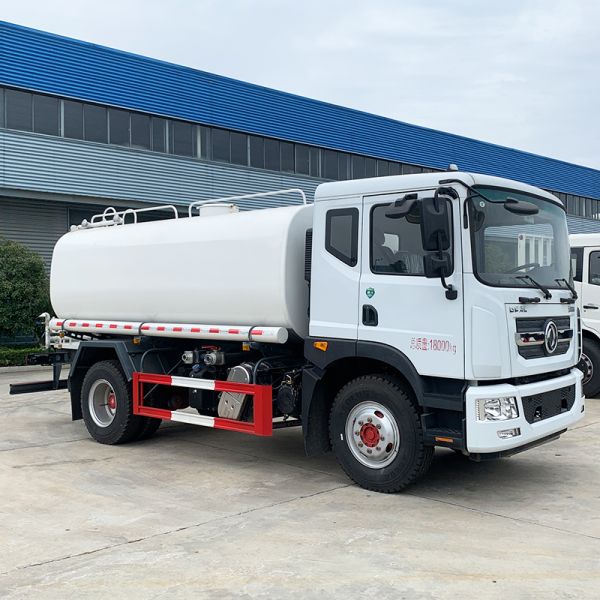 Dongfeng Chassis 10000L 12000L Tanker Water Tank Truck in Dubai with Yuchai or Chao Chai Engine and High Capacity