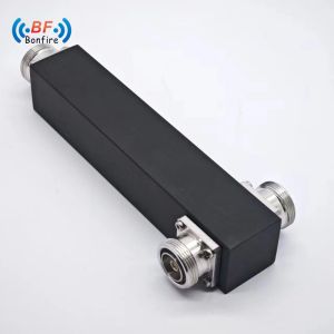 Indoor/Outdoor IP65 2 Way Power Splitter Power Divider 5g Wideband 5000-6000MHz