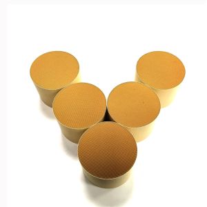 Buy cheap EURO2 Certified Auto Catalytic Converter | Ceramic Honeycomb Structure | product