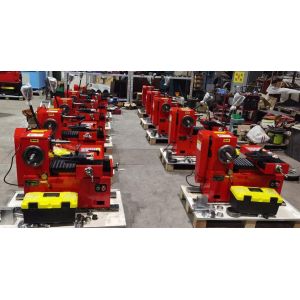 Buy cheap AA4C brake drum /disc lathe machine AA-C9450 450mm infinitely variable speeds. Automatically feeding and unfeeding dual cutters from wholesalers