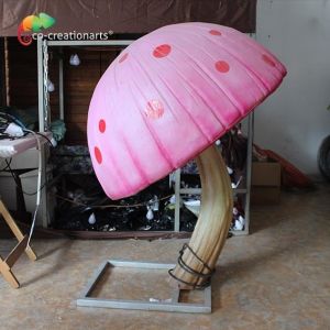 Highly Durable Fiberglass Animatronic Mushrooms Illuminated Animals In Theme