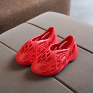 Buy cheap Thickness 1.5cm Unisex Kids Yeezy Clog Shoe With EVA Shoe from wholesalers