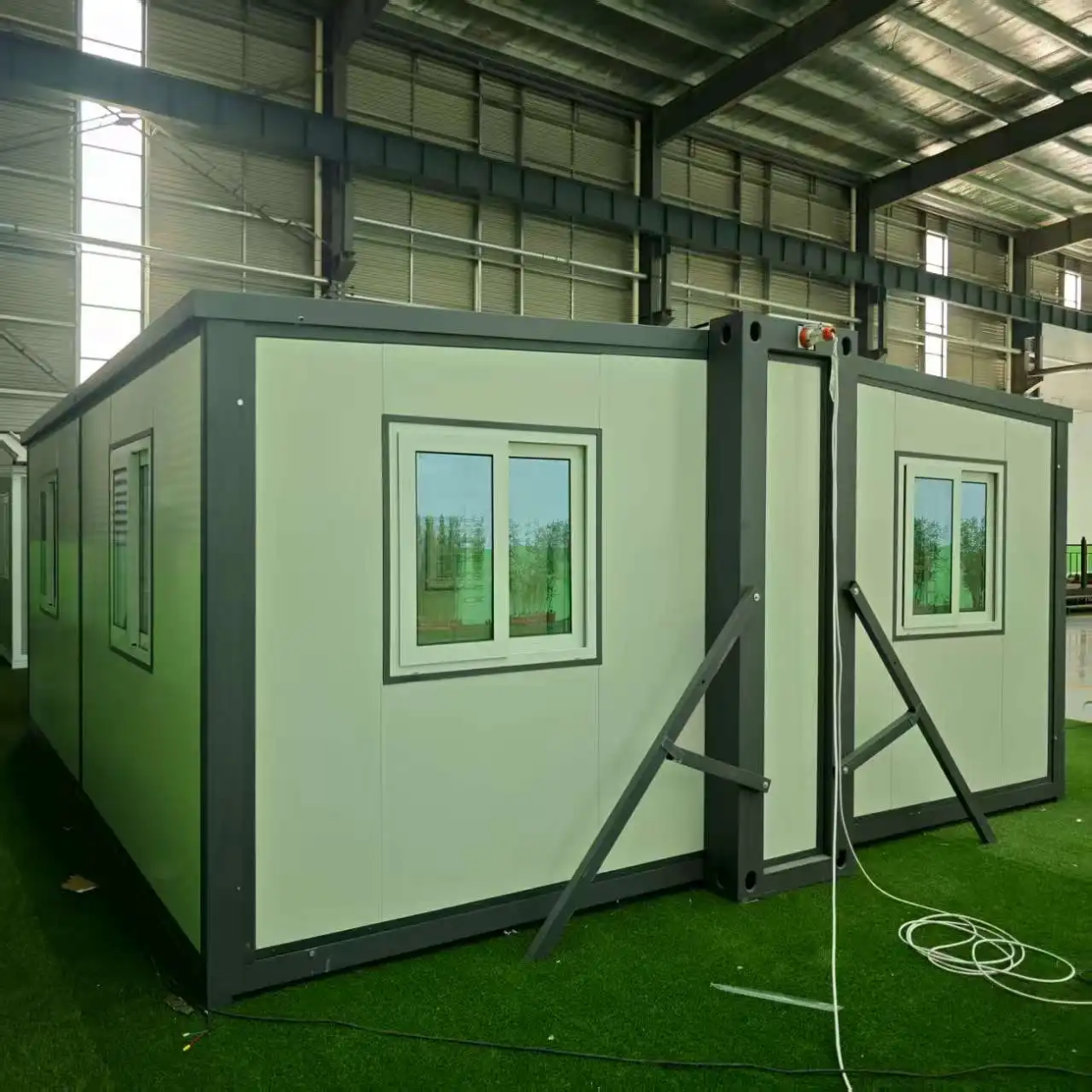 China Customizable Prefab Folding House 700mm with Steel Structure & EPS Panels on sale