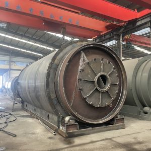 Buy cheap 15.5kw Type Small Scale Waste Tyre Plastic Rubber Pyrolysis Plant For Fuel Production from wholesalers