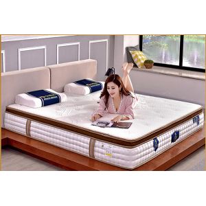 Customized Bonnell Spring Mattress / Luxury Pillow Top Mattress Hotel Furniture