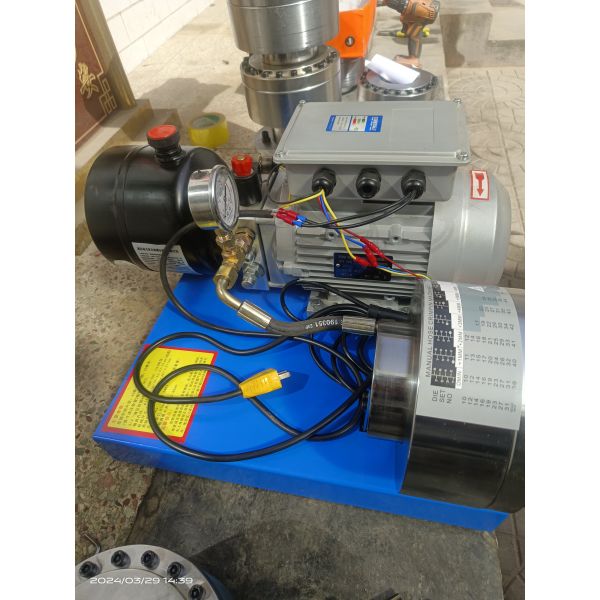 Buy cheap 2.2 KW 220V Hydraulic Hose Crimping Machine with 1/4 Inch to 1 Inch Crimping Range for 6-25mm Hoses and 7 Dies from wholesalers