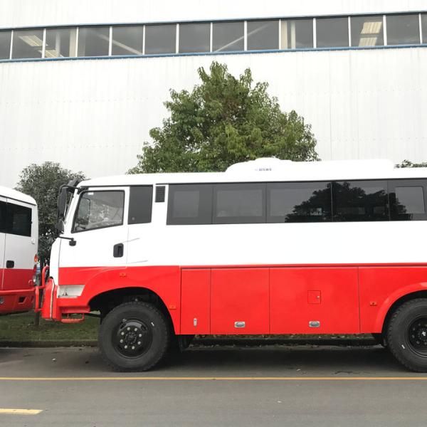 EURO 3 Diesel 4x4 Off-road Bus with 4890kg Rated Load Mass and 6700ml Discharge Capacity