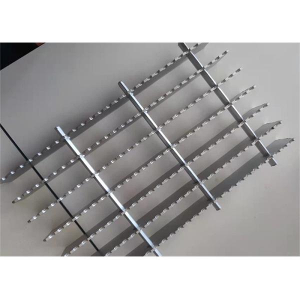 Quality Paint Spraying 32 X 5mm Swaged Grating Serrated With Walkways for sale