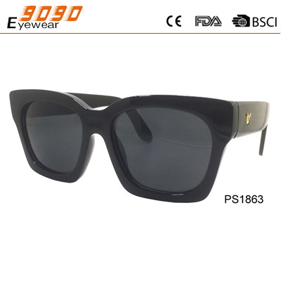 Buy cheap Fashionable design sunglasses with plastic frame ,suitable for men and women from wholesalers