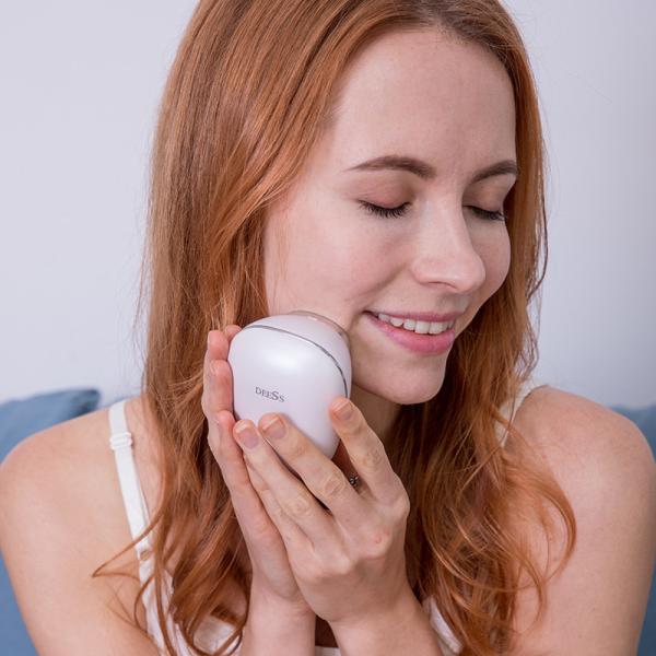 Quality Ultrasonic Facial Firming Device , Iontophoresis Face Massage Machine for sale