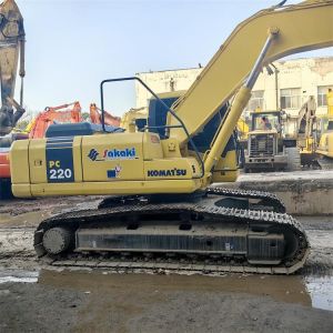 Buy cheap 2018 Komatsu Excavator PC220-8 with 22840KG Operating Weight and 1m³ Bucket Capacity in Good Condition from wholesalers