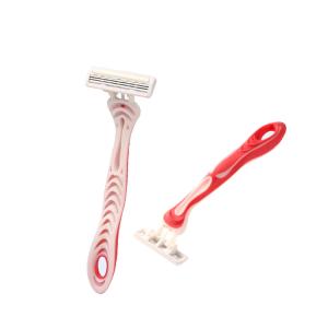 Lubricating Strip Three Blade Shaver , Pivoting Head Triple Blade Disposable