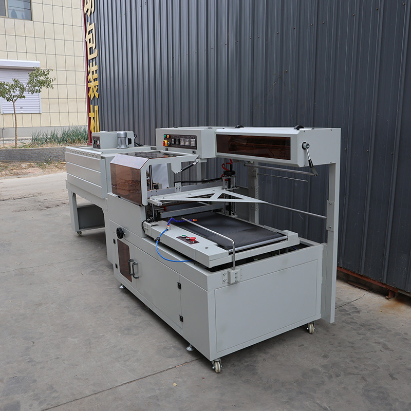 Buy cheap PLC Control Auto Shrink Wrapping Machine Multifunctional Packaging Machine product