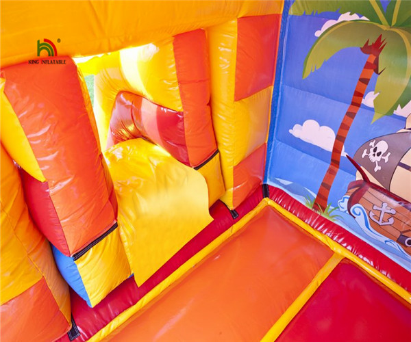 Outdoor Pirate Cartoon Printing Inflatable Jumper Castle With Roof Quadruple Stitching