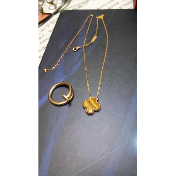 Quality Van Cleef & Arpels Alhambra 18K yellow gold necklace with new stamp lock for sale