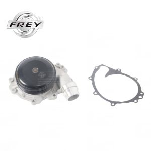 Buy cheap 6512000501 Water Pump In Automobile , OM651 W176 Automotive Coolant Pump product