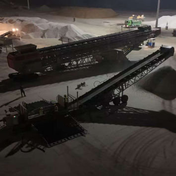 Quality Crawler Mobile Ship Loader Conveyor | Bulk Material Handling at Port Terminals for sale