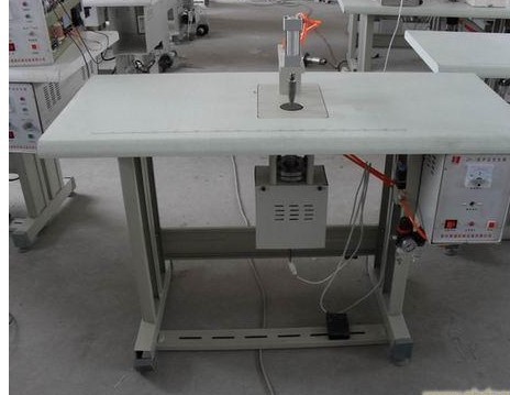 Buy cheap Ultrasonic Face Mask 7 Pieces/Minutes Earloop Spot Welding Machine from wholesalers