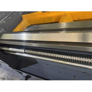 Larger Turning Lathe CW6180F Heavy Universal Lathe Conventional Metal Manual