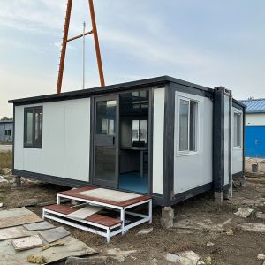 Breathable Extendable Prefabricated House Customized Mobile Windproof Foldable