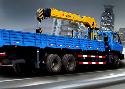 Quality Mini XCMG Telescopic service truck with crane , Safety Transportation for sale