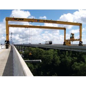 China 5m 60m Span Mobile Gantry Crane With Single Hook on sale