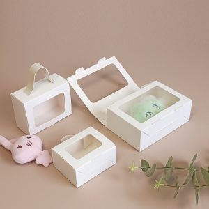 China Creative Windowed Hand-Held Gift Box Birthday And Holiday Cookie And Candy Box Souvenir Packaging on sale
