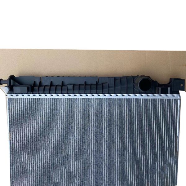 LR117683 LR135901 Car Coolant Radiator For EVOQUE