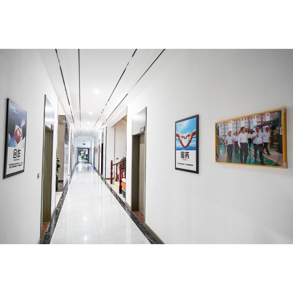 Waste Tire Shredder and Tire Crusher Machine with Modular Design 380V/50HZ Voltage and 2200kg Weight