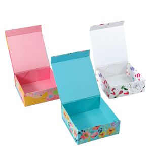 Buy cheap Custom Clothing Paper Gift Box with Luxury Foldable Design and Magnetic Closure from wholesalers