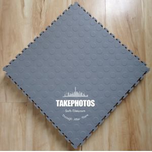 Interlocking Vinyl Floor Tile 500*500mm Checker Plate Surface