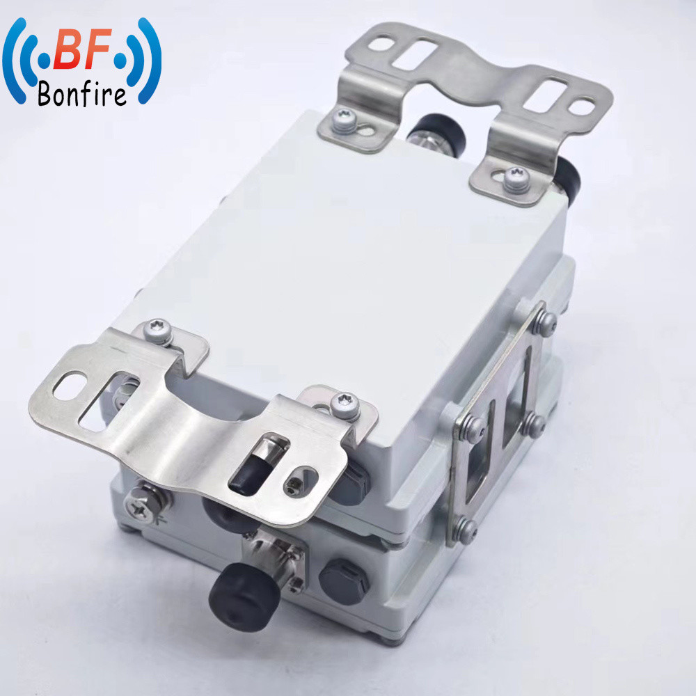 China Red VHF UHF Combiner 1710-1880/1920-2170/2300-2700MHz RF LC Combiner N Female Connector on sale