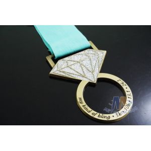 China 85mm Diamond Custom Race Medals Antique Gold Plating With Glitter Color on sale