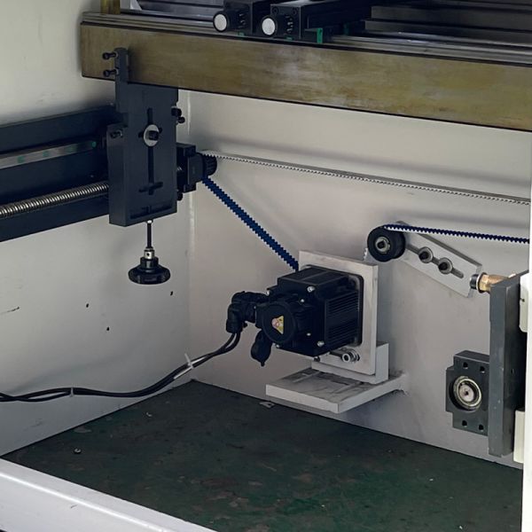 WC67Y-30T1600 Hydraulic Bending Machine Customizable Solution For Your Manufacturing Process