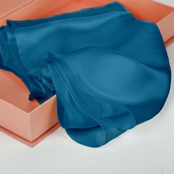 White 21x21'' Square Pure Mulberry Silk Scarf For Gifts All Season Use