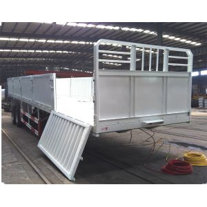 Buy cheap SINOTRUK 40ft Heavy Duty Semi Trailers Cargo Truck 2 / 3 Axles With 40-60 Tons Cabuge from wholesalers