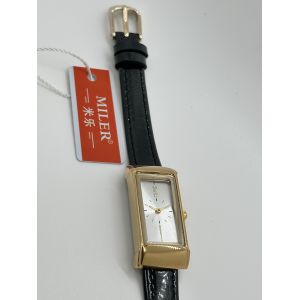 Customizable Precise Leather Strap Quartz Watch With Personalized Engraved Quote