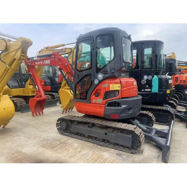 3 Ton Operating Weight Crawler Excavator Powered By Kubota Engine With 0.1m3