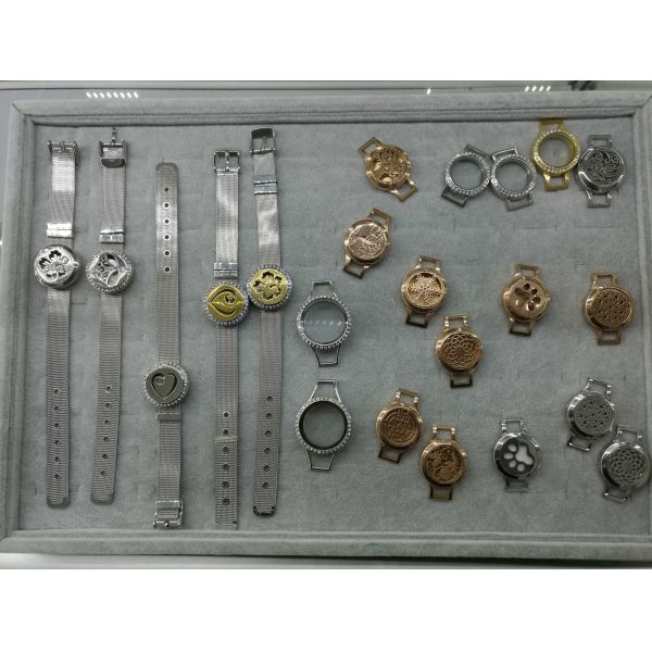 Fashion 316L Stainless Steel Magnetic Floating Perfume Diffuser Lockets