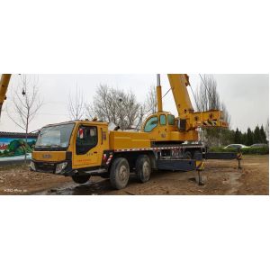 Buy cheap 50ton 2016 Xg Truck Crane Folding and Maximum Lifting Height 40m for Lifting Tasks from wholesalers