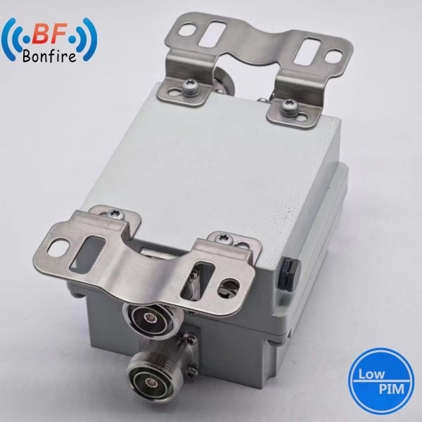 Buy cheap VHF Triplexer RF Diplexer RF Combiner 1710-1880 1920-2170 2300-2400 2500-2700MHz DAB 210-260 MHz SMA Connector from wholesalers